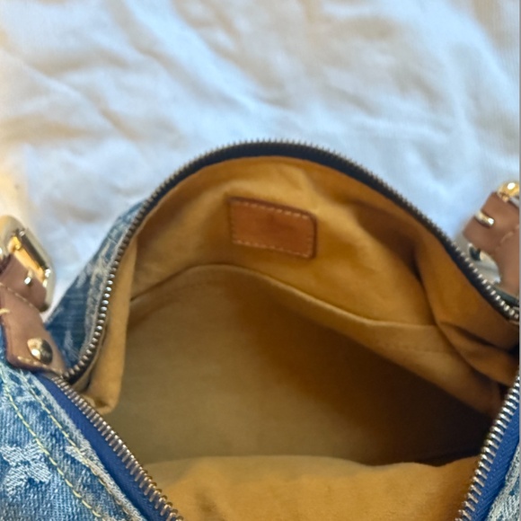 Louis Vuitton Denim Baggy - Picture 4 of 5